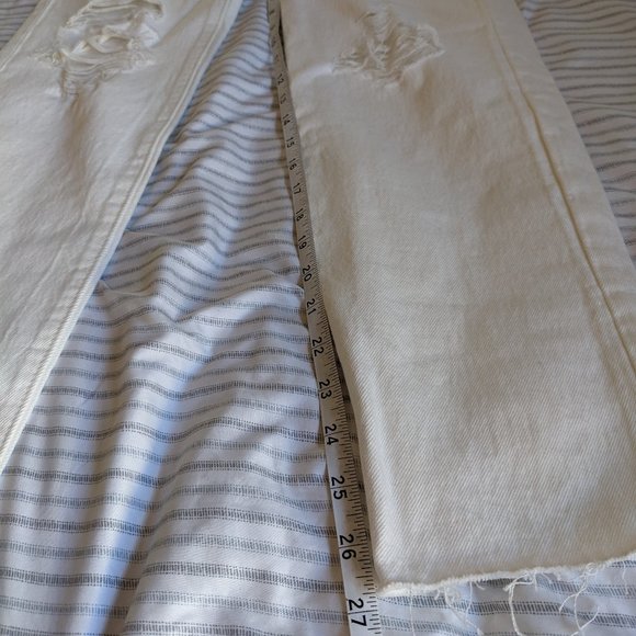 Levi's Premium Wedgie Straight Jean, White Distressed - Picture 3 of 7